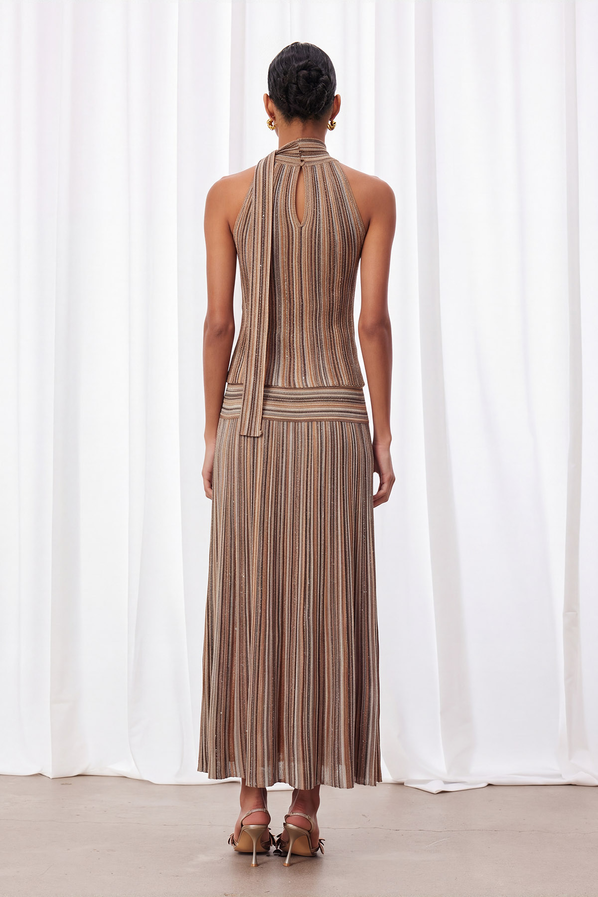 Giovannetta Sleeveless Glitter Skirt Set In Khaki