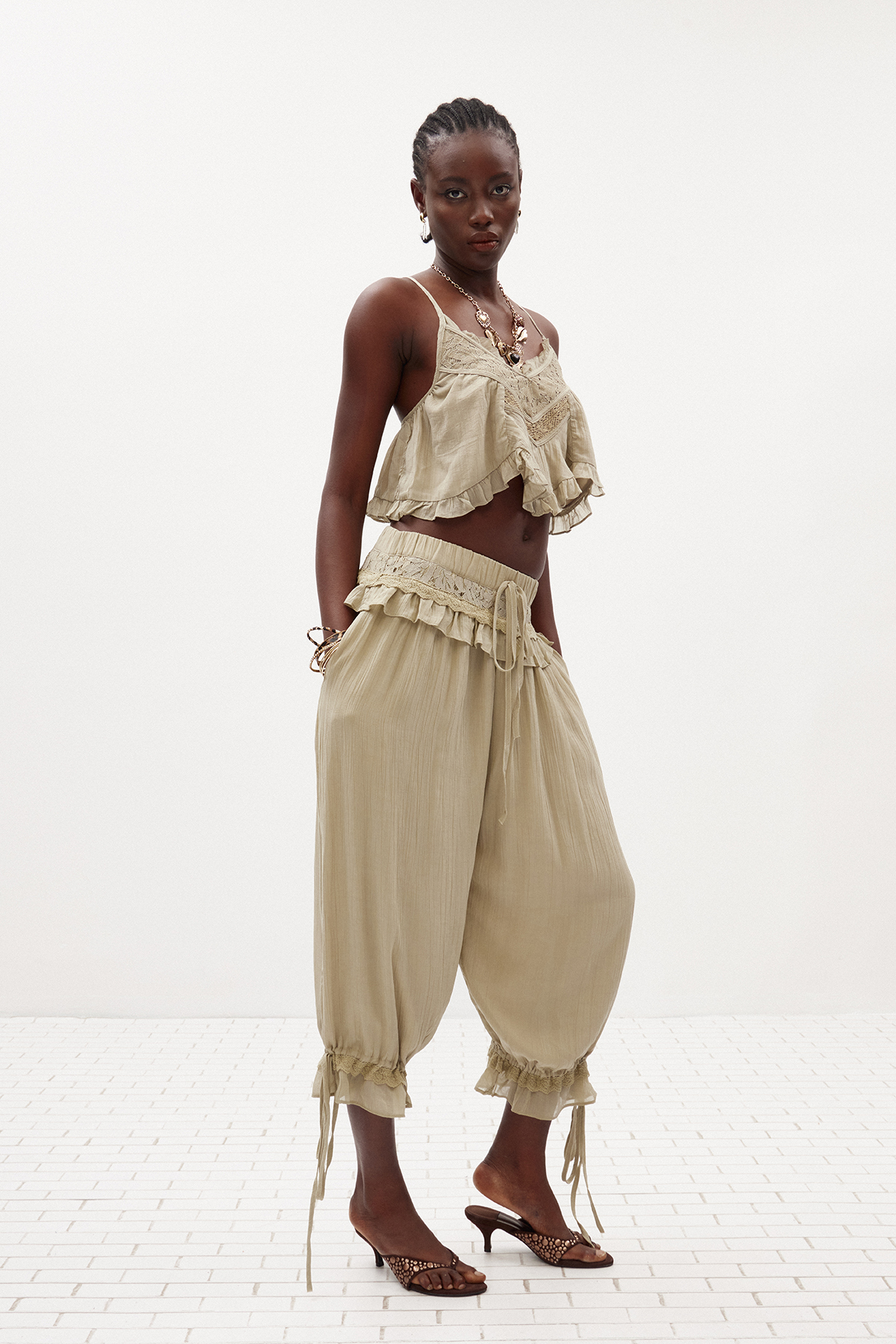 Hanieh Ruffle Lace Pants Set