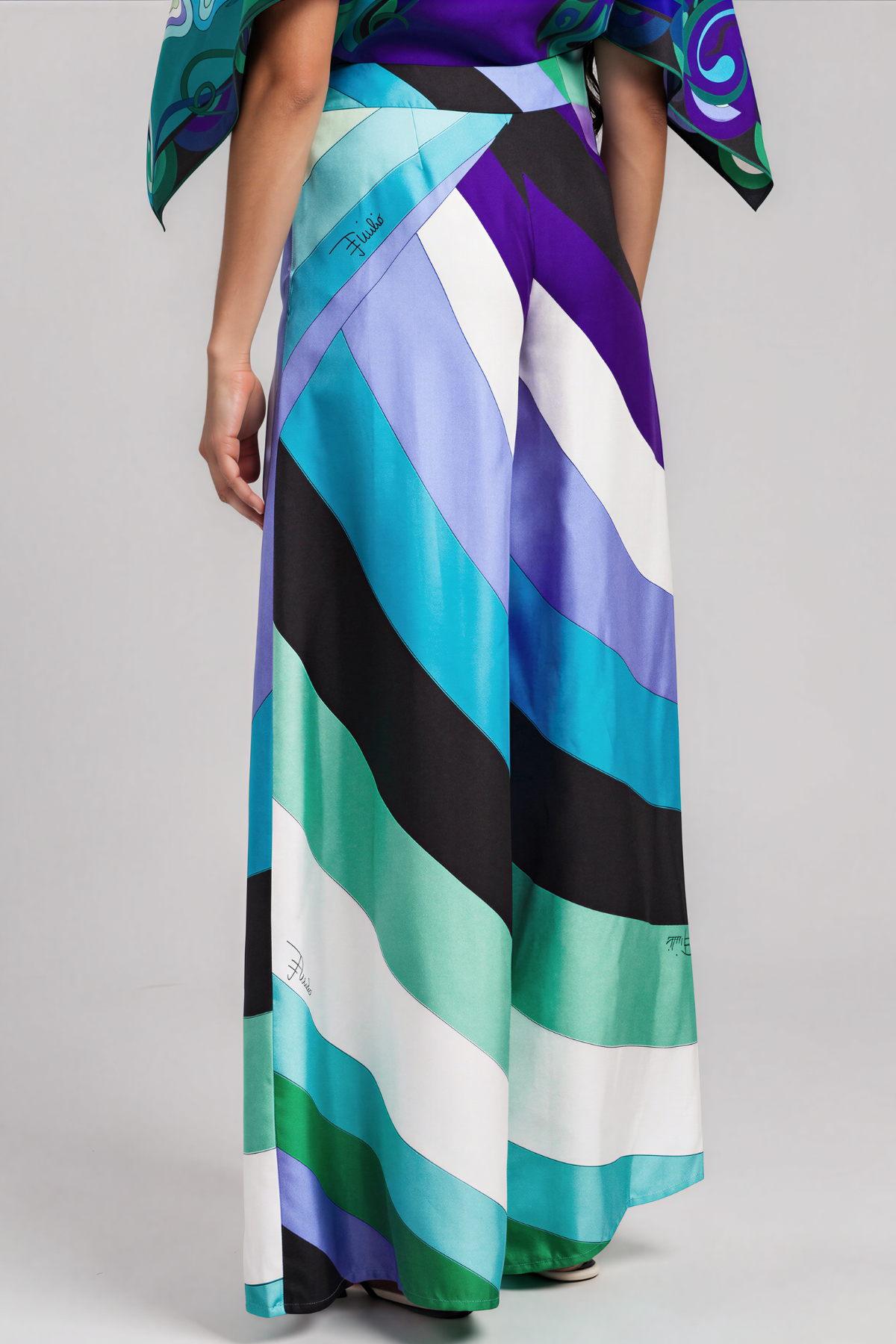 Hardmod Ruffle Print Pants Set