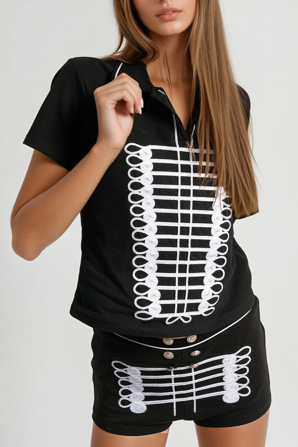 Gisilfrid Embroidered Napoleon Shorts Set