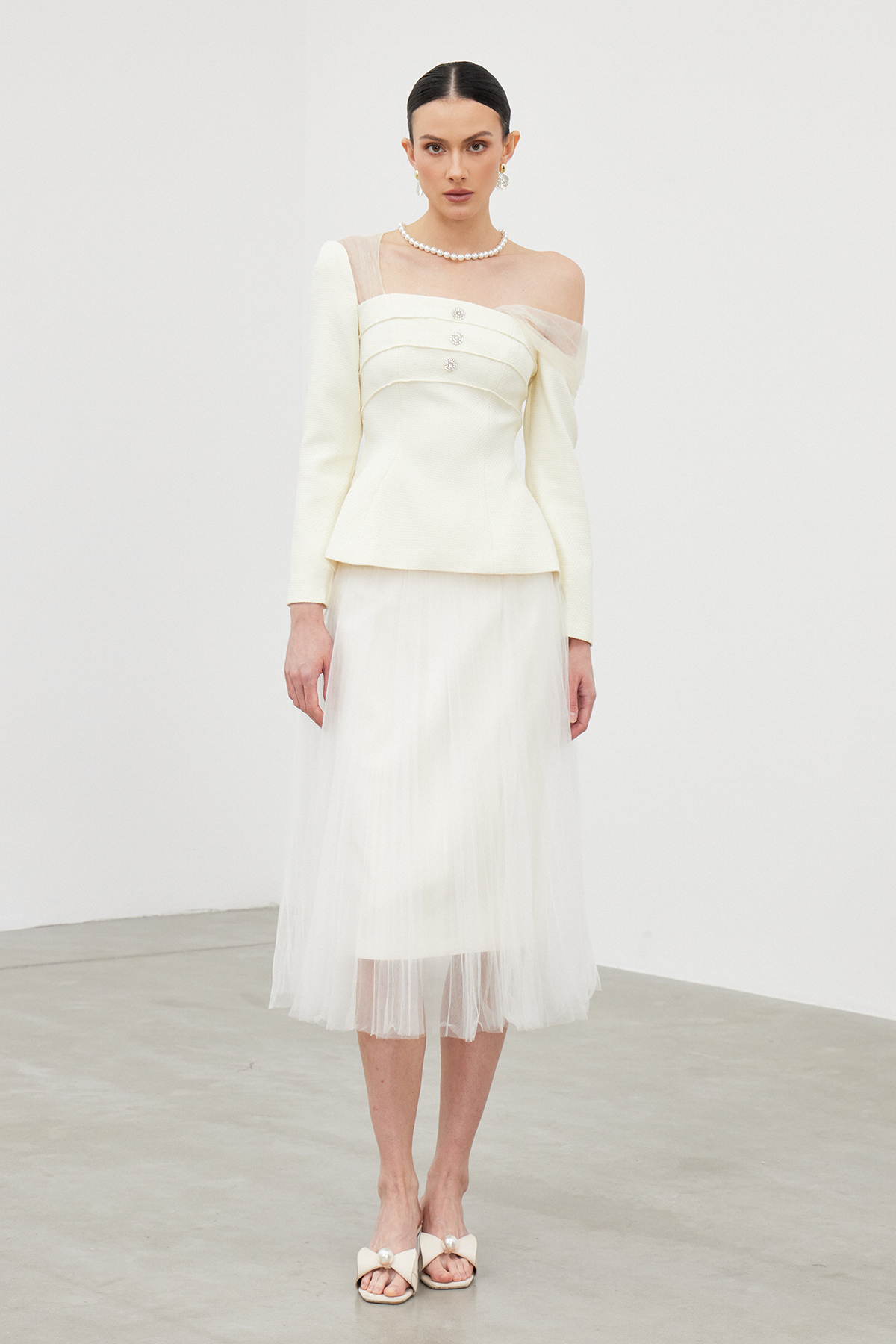 Iahmesu  Asymmetric Mesh Skirt Set