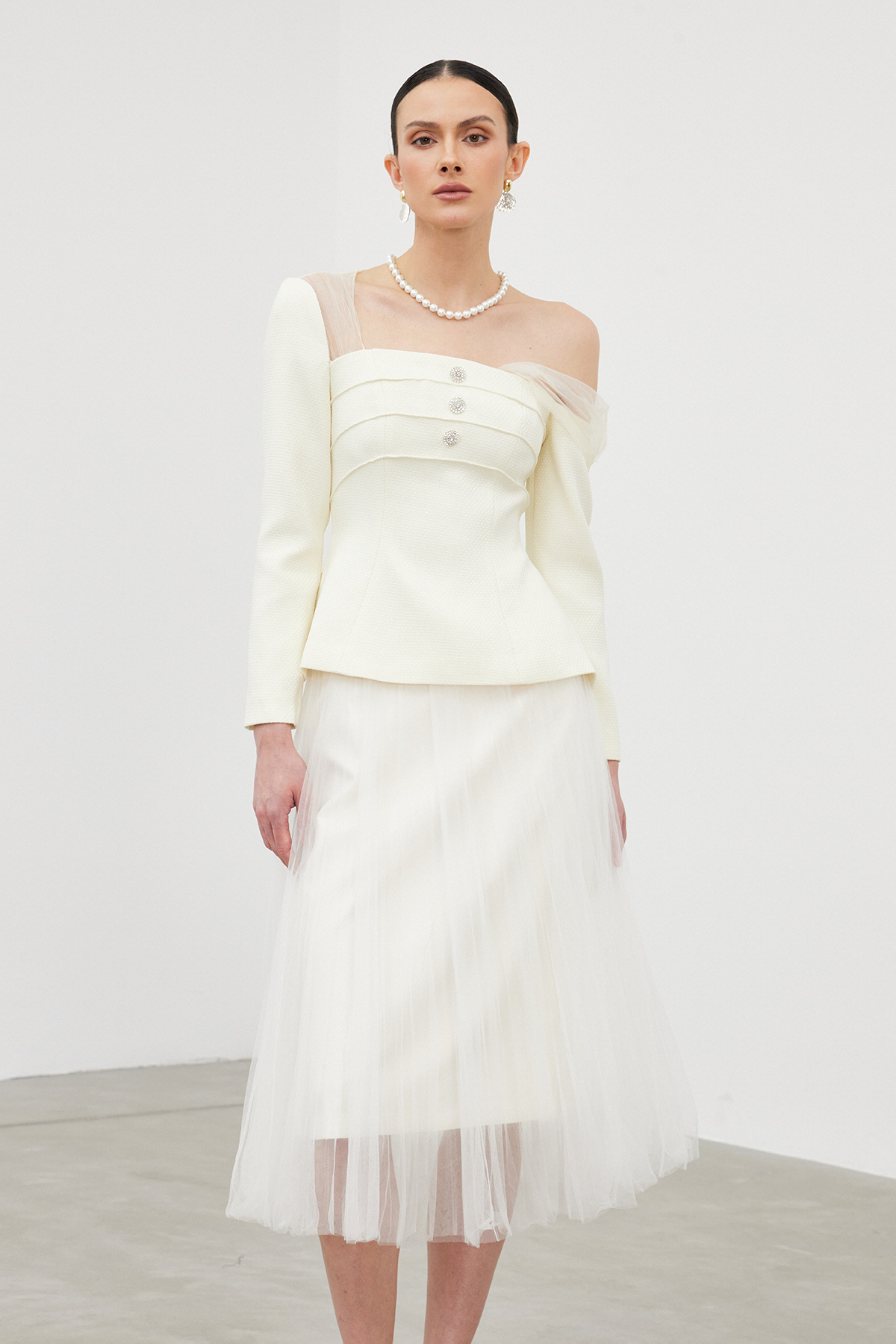 Iahmesu  Asymmetric Mesh Skirt Set
