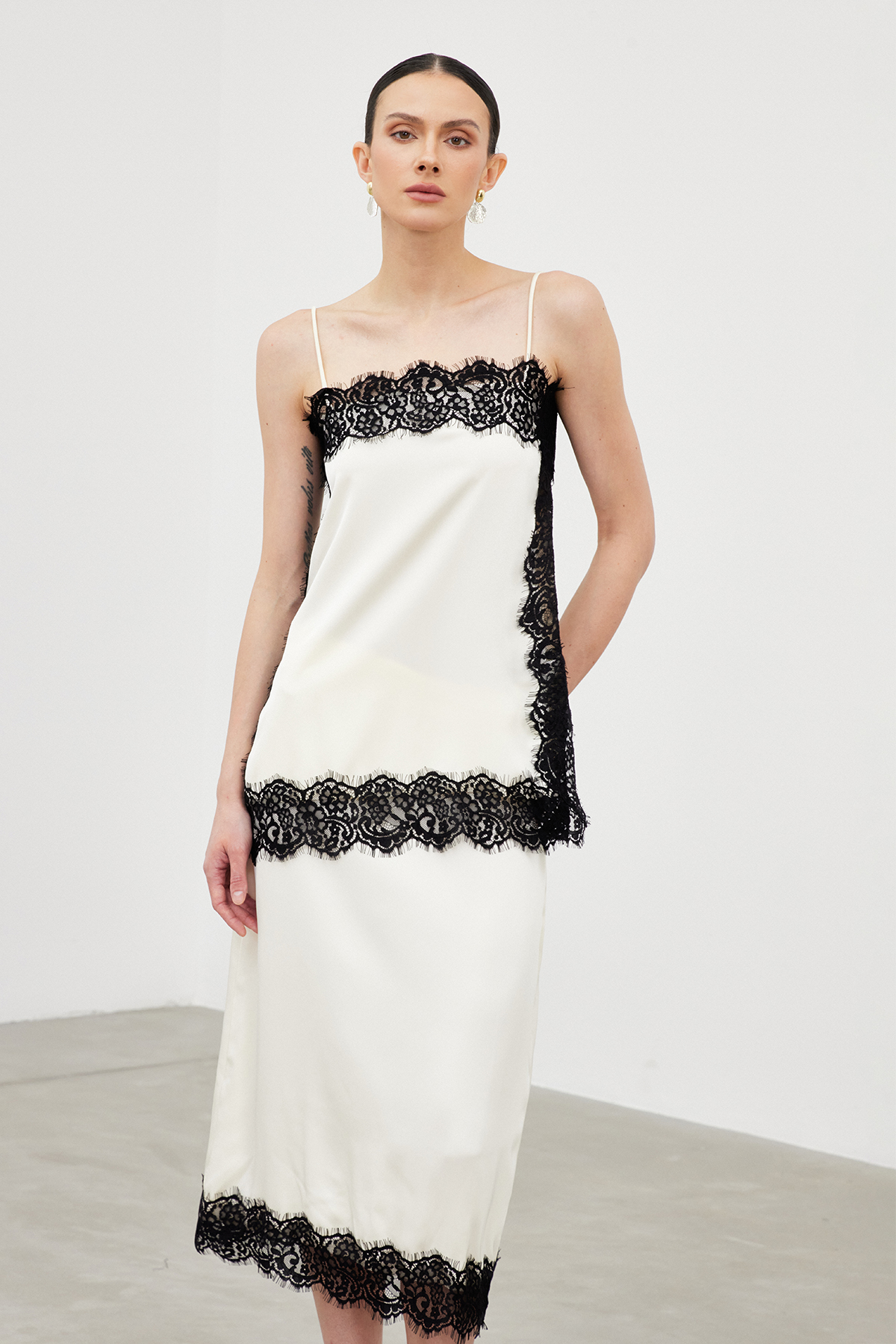 Iairos Lace Deconstruct Skirt Set