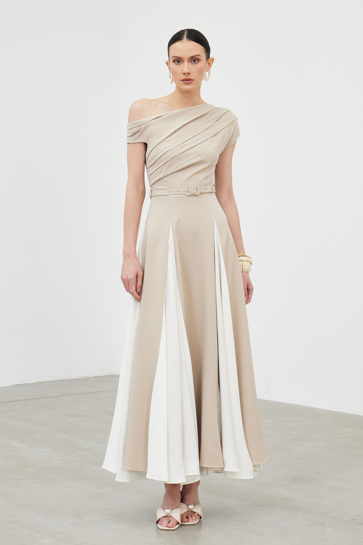 Iakob Colorblock Flared Maxi Dress