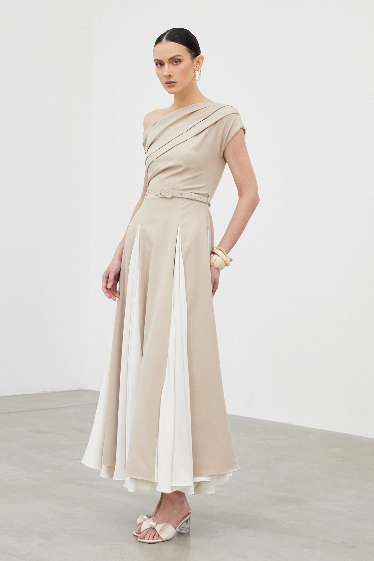 Iakob Colorblock Flared Maxi Dress