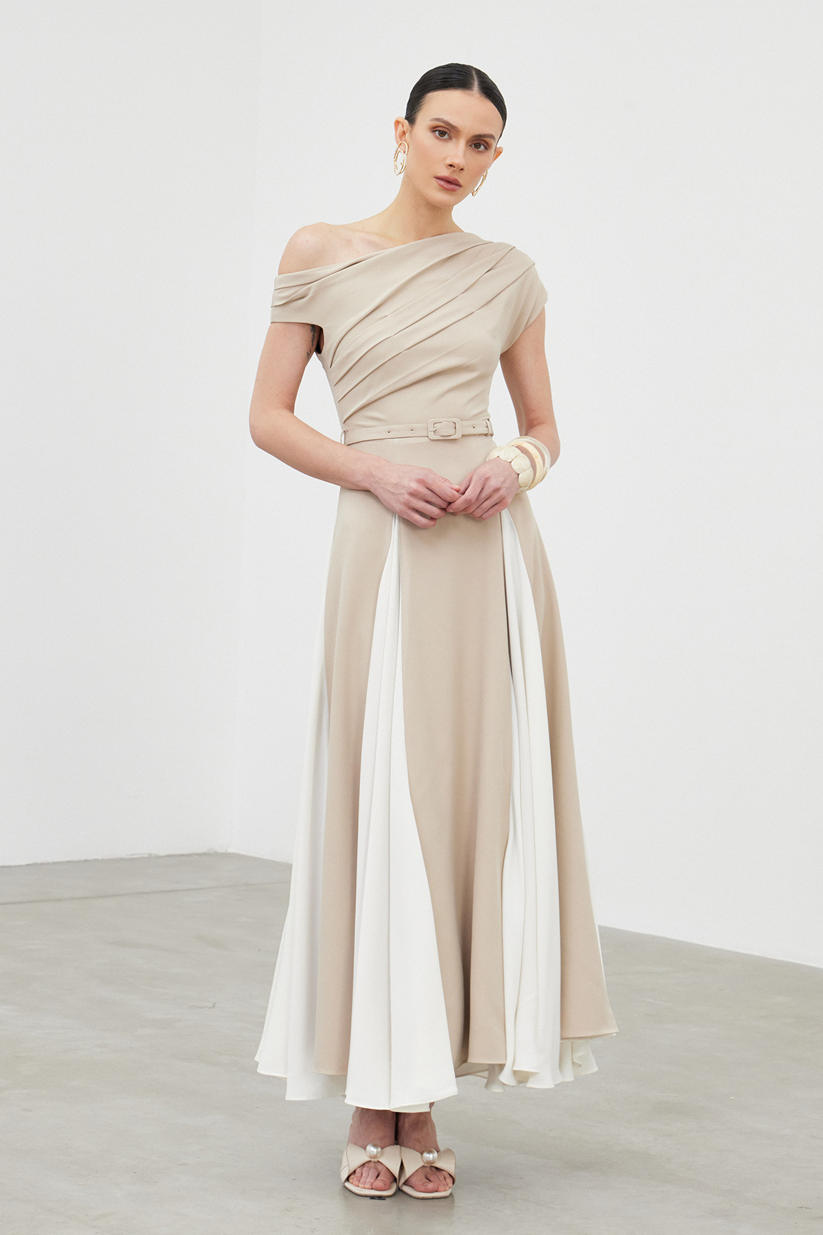 Iakob Colorblock Flared Maxi Dress