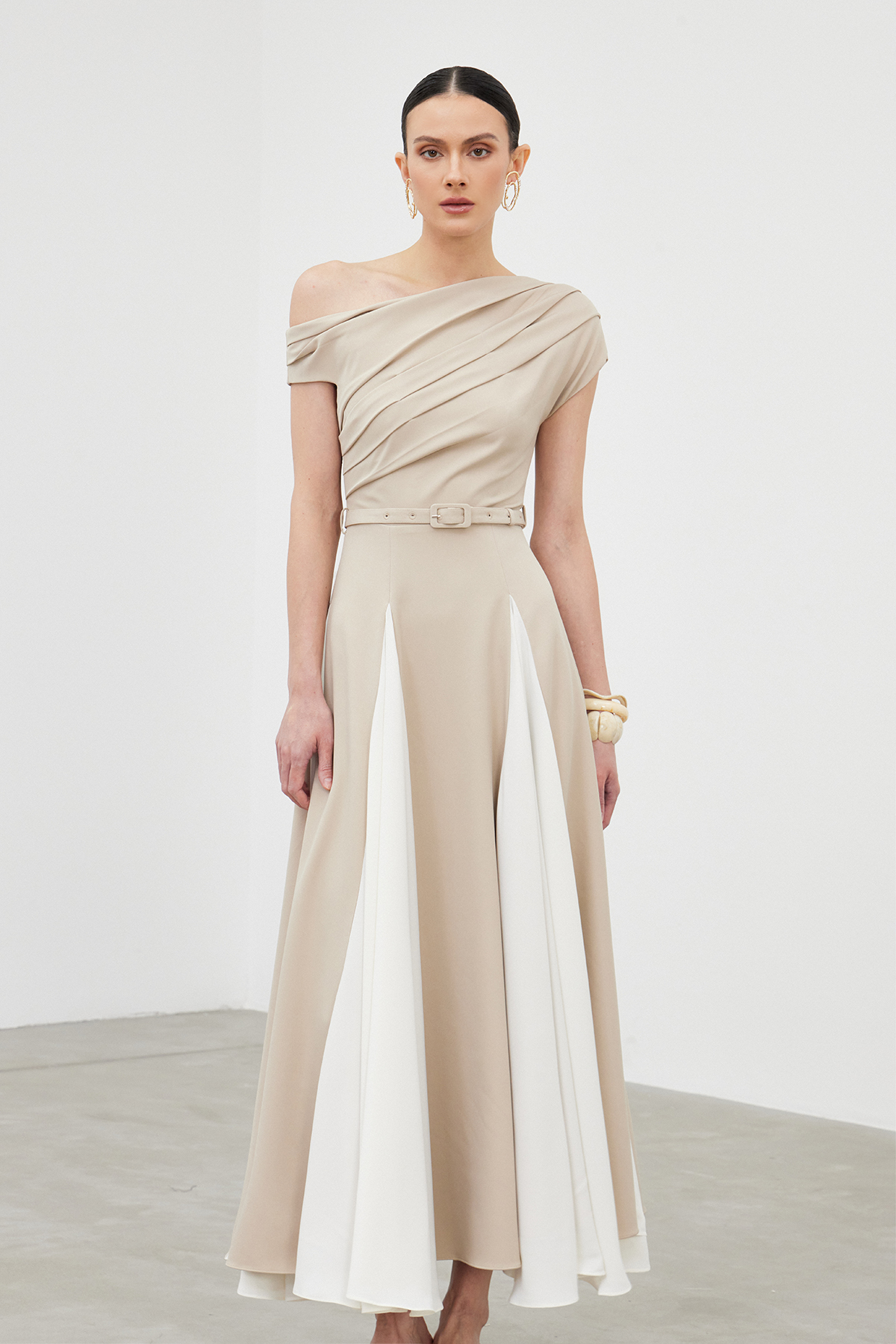 Iakob Colorblock Flared Maxi Dress