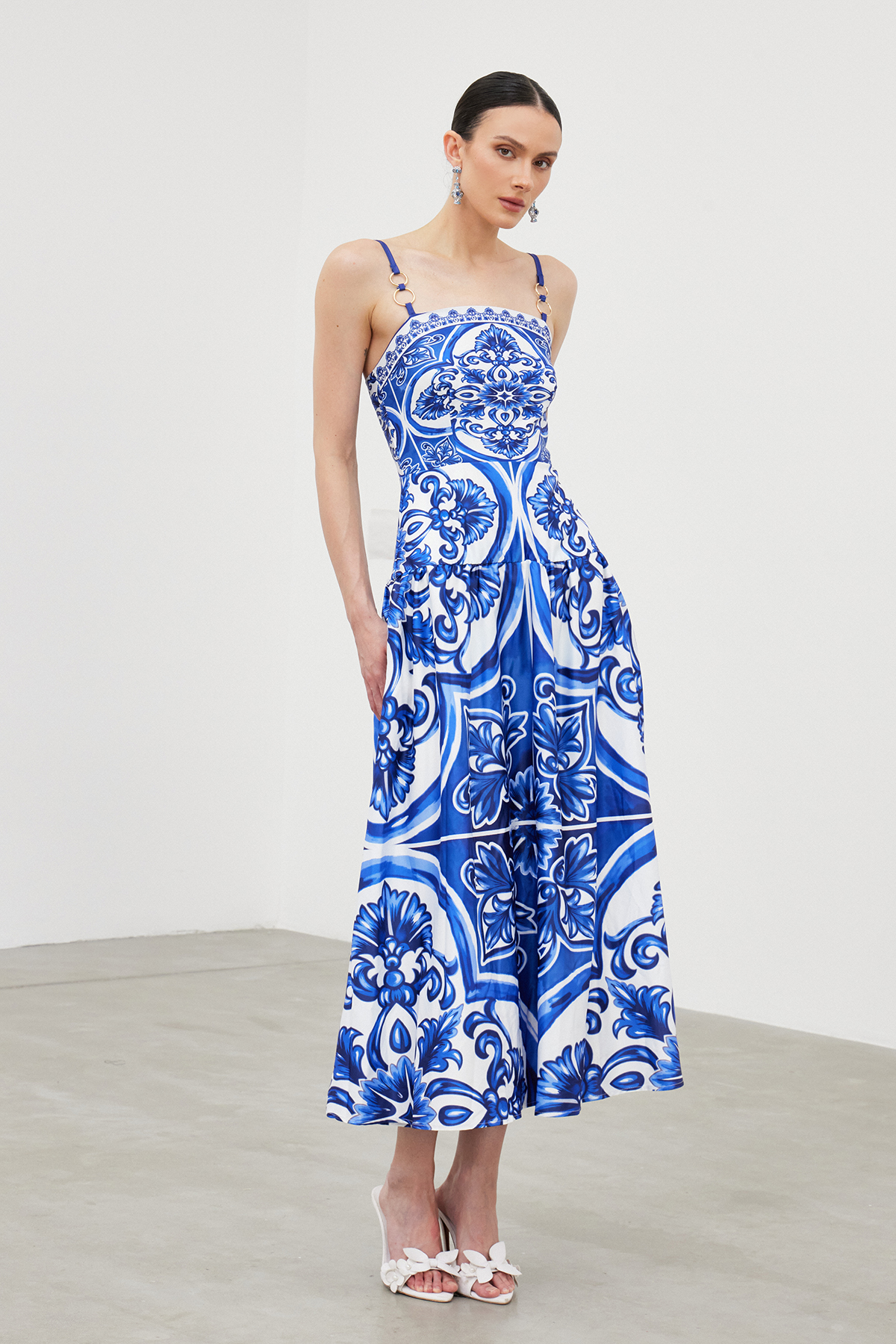Iarfhlaith Spaghetti Print Maxi Dress