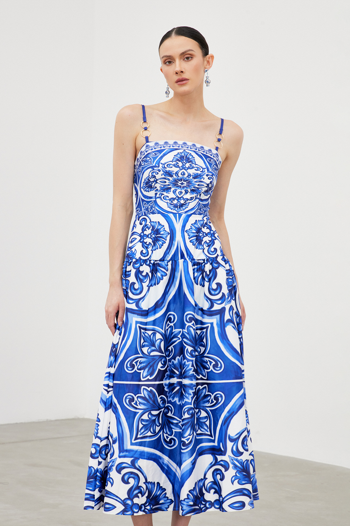 Iarfhlaith Spaghetti Print Maxi Dress
