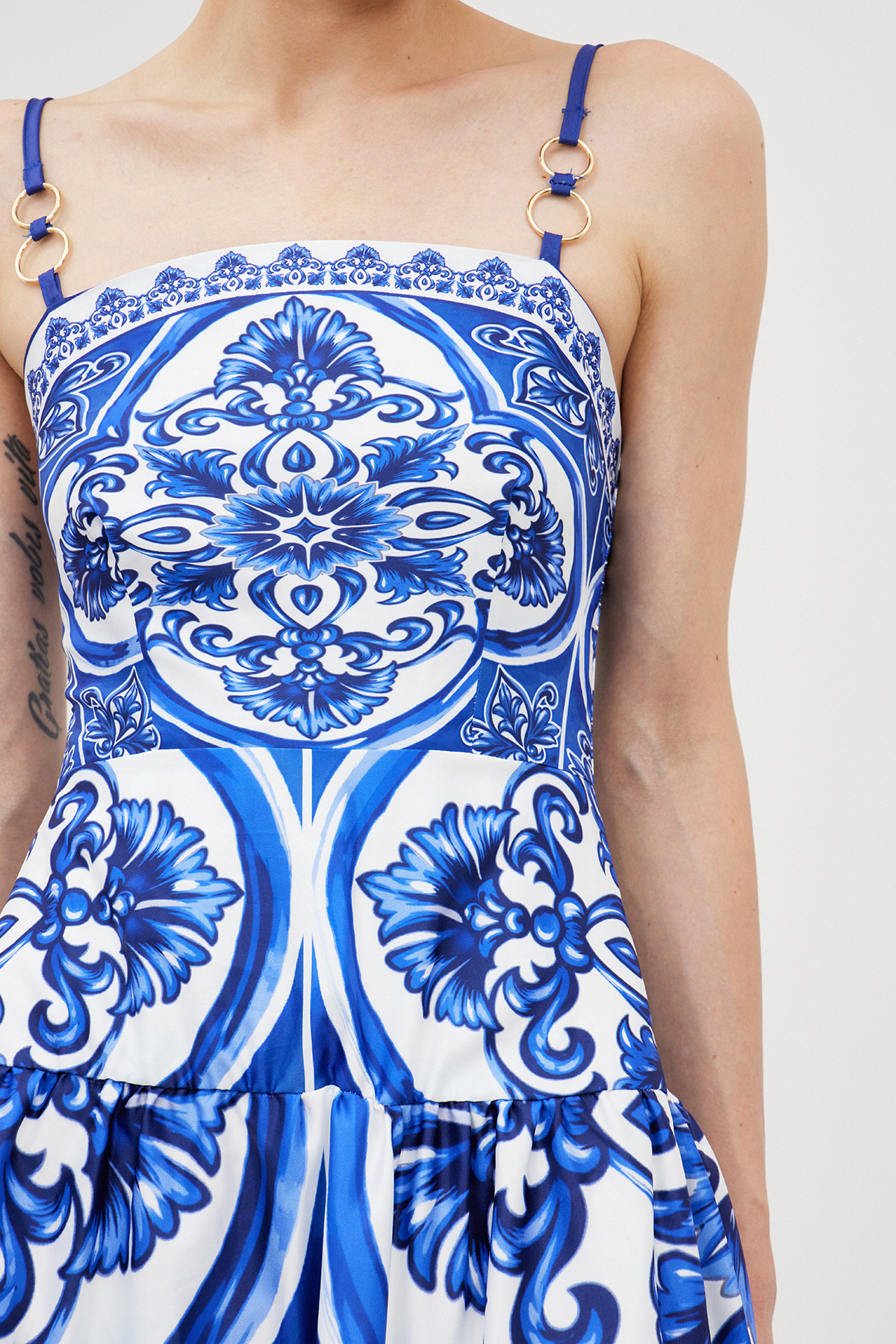 Iarfhlaith Spaghetti Print Maxi Dress