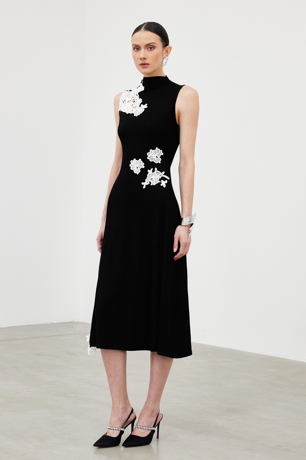 Iciar Sleeveless Asymmetric Lace Midi Dress
