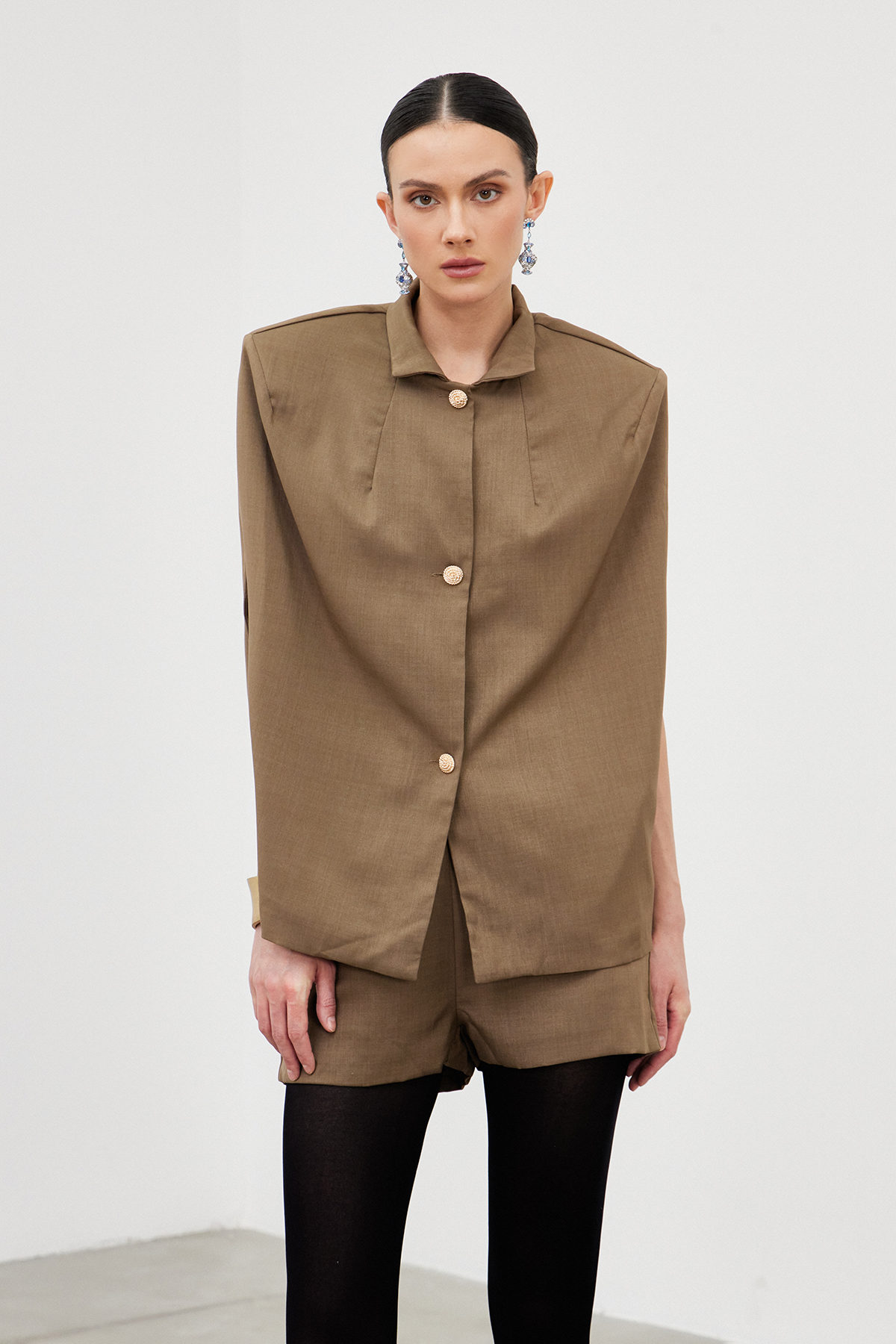 Idril Cape Sleeve Shorts Set