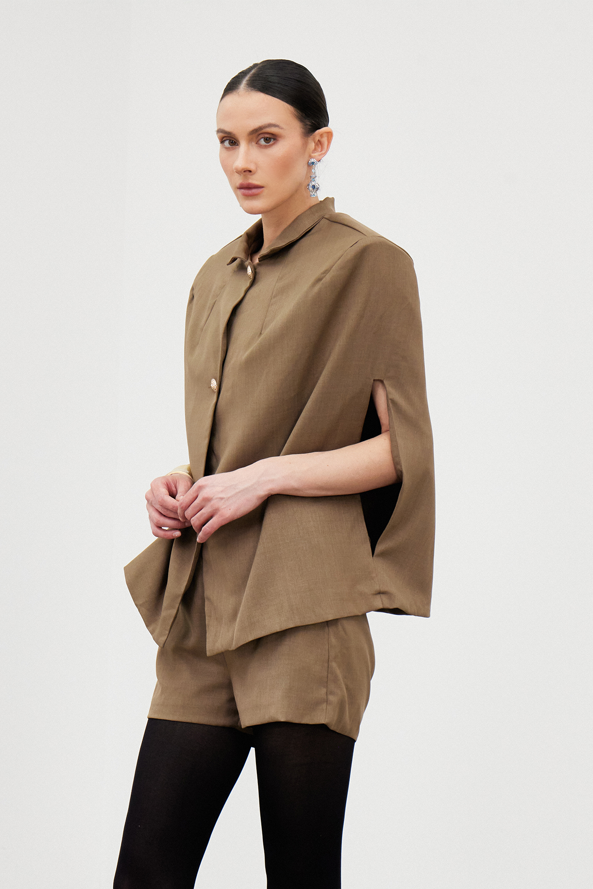 Idril Cape Sleeve Shorts Set