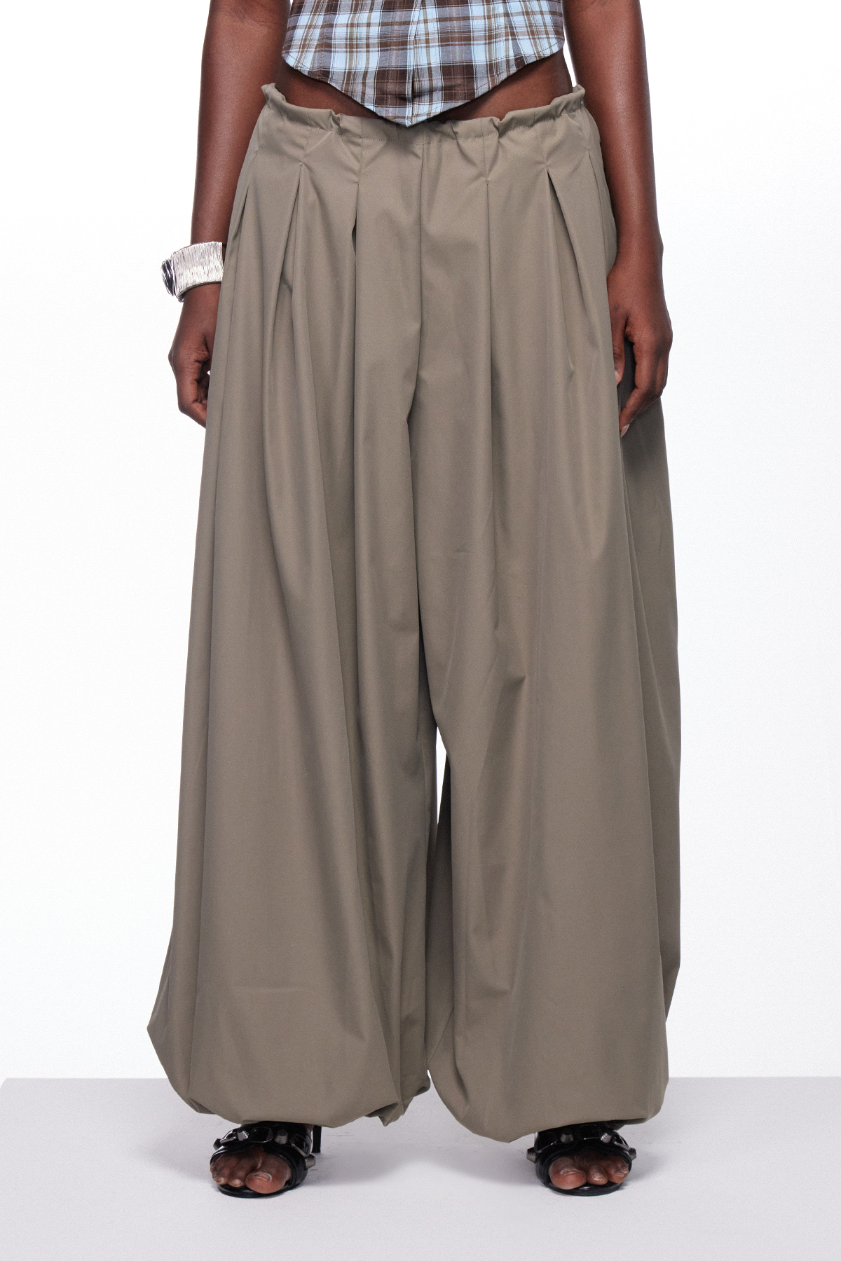 Idwal Ruch Pants In Green