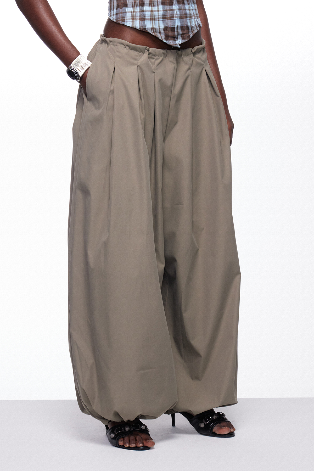 Idwal Ruch Pants In Green