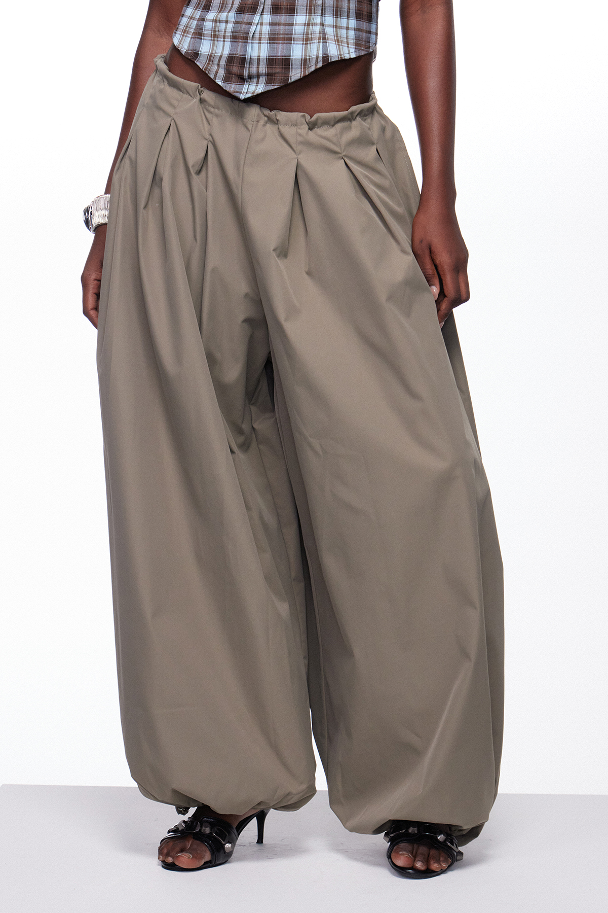 Idwal Ruch Pants In Green