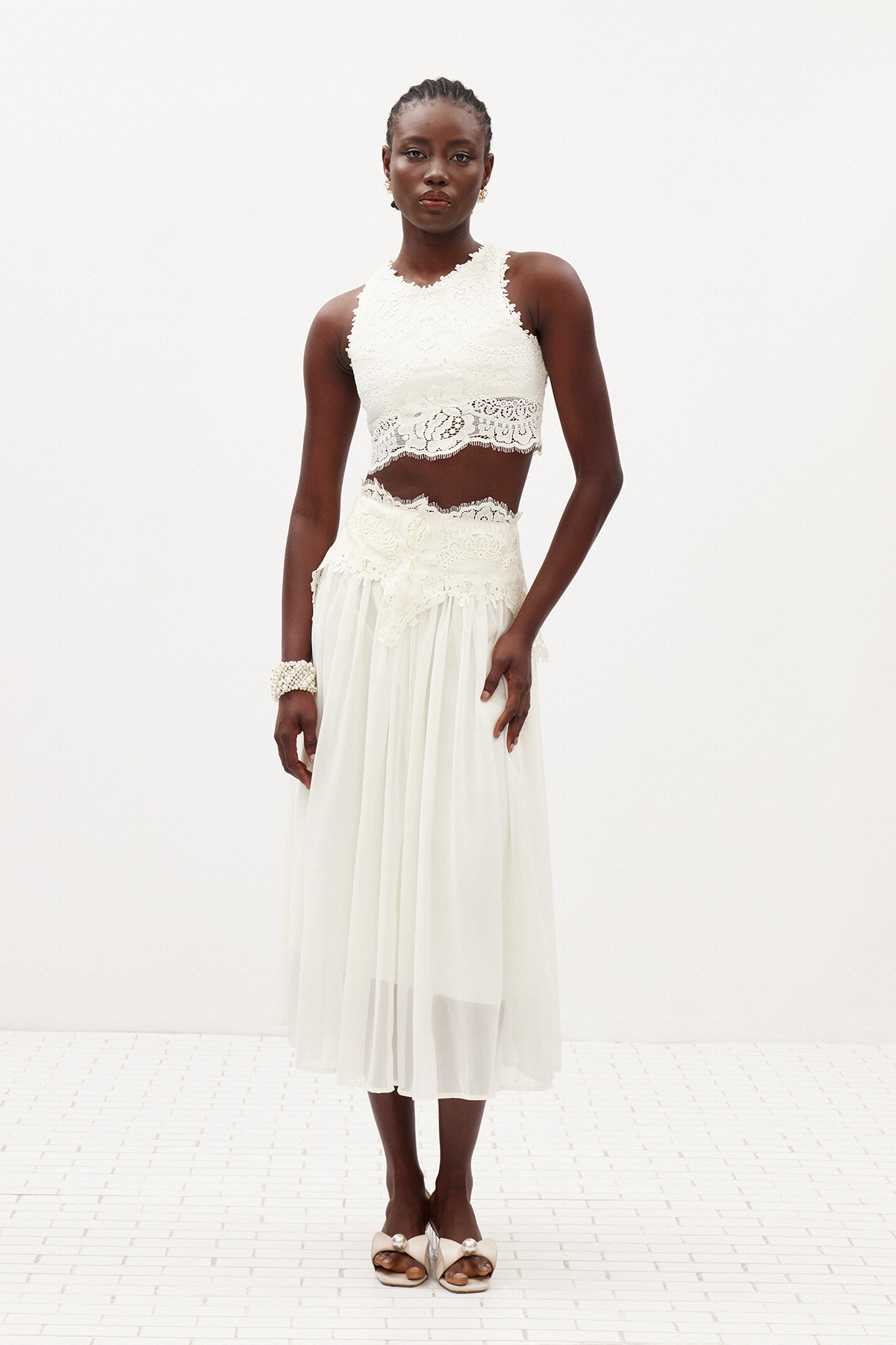 Ikra Sleeveless Lace Skirt Set