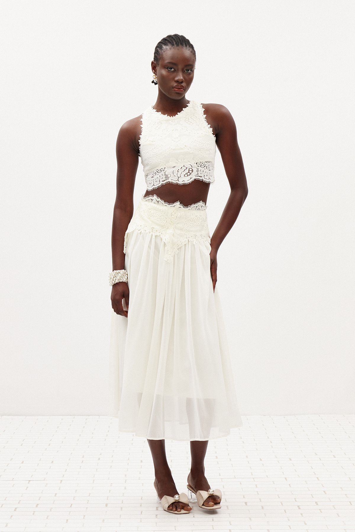 Ikra Sleeveless Lace Skirt Set