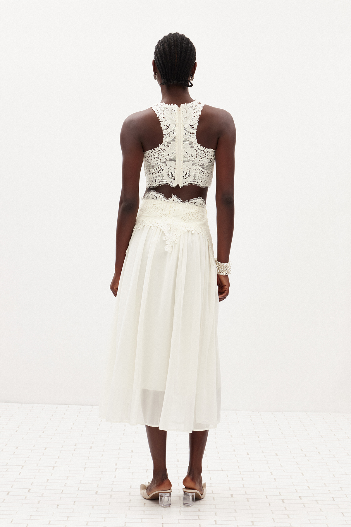 Ikra Sleeveless Lace Skirt Set