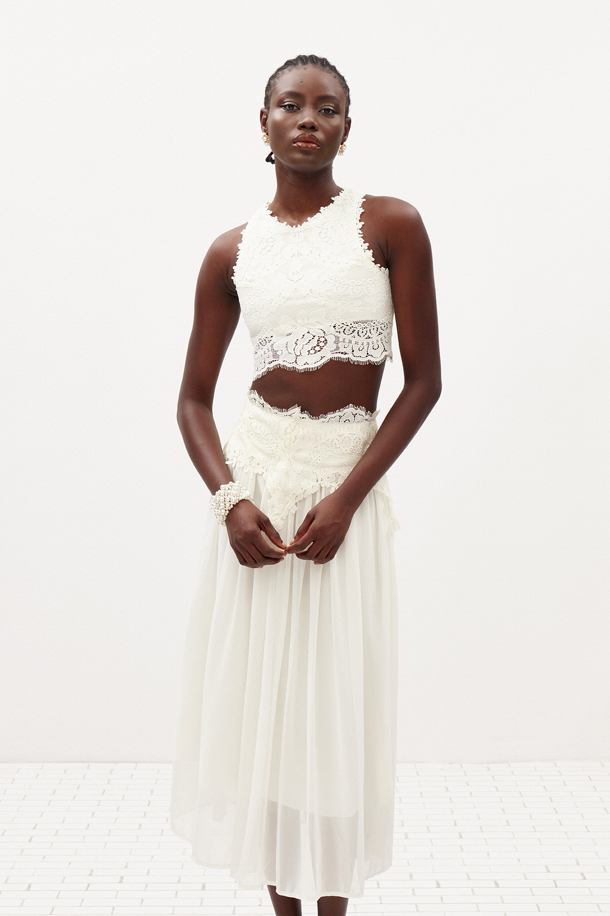 Ikra Sleeveless Lace Skirt Set