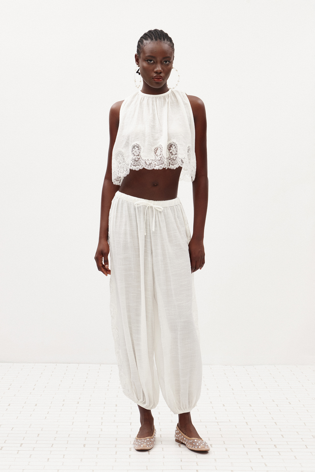 Ildi Sleeveless Lace Pants Set