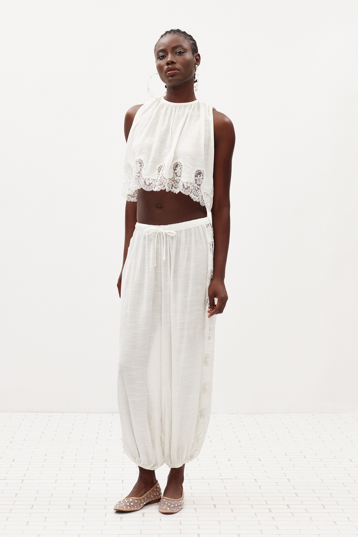 Ildi Sleeveless Lace Pants Set