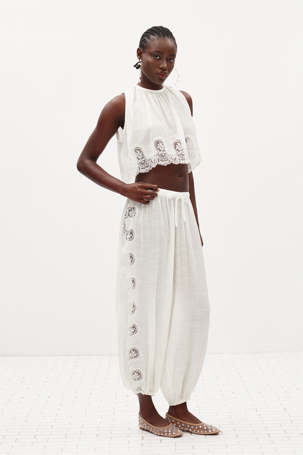 Ildi Sleeveless Lace Pants Set