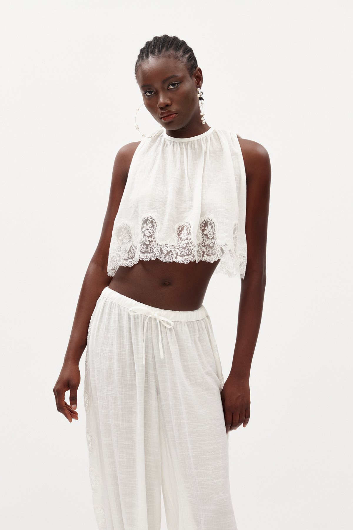 Ildi Sleeveless Lace Pants Set
