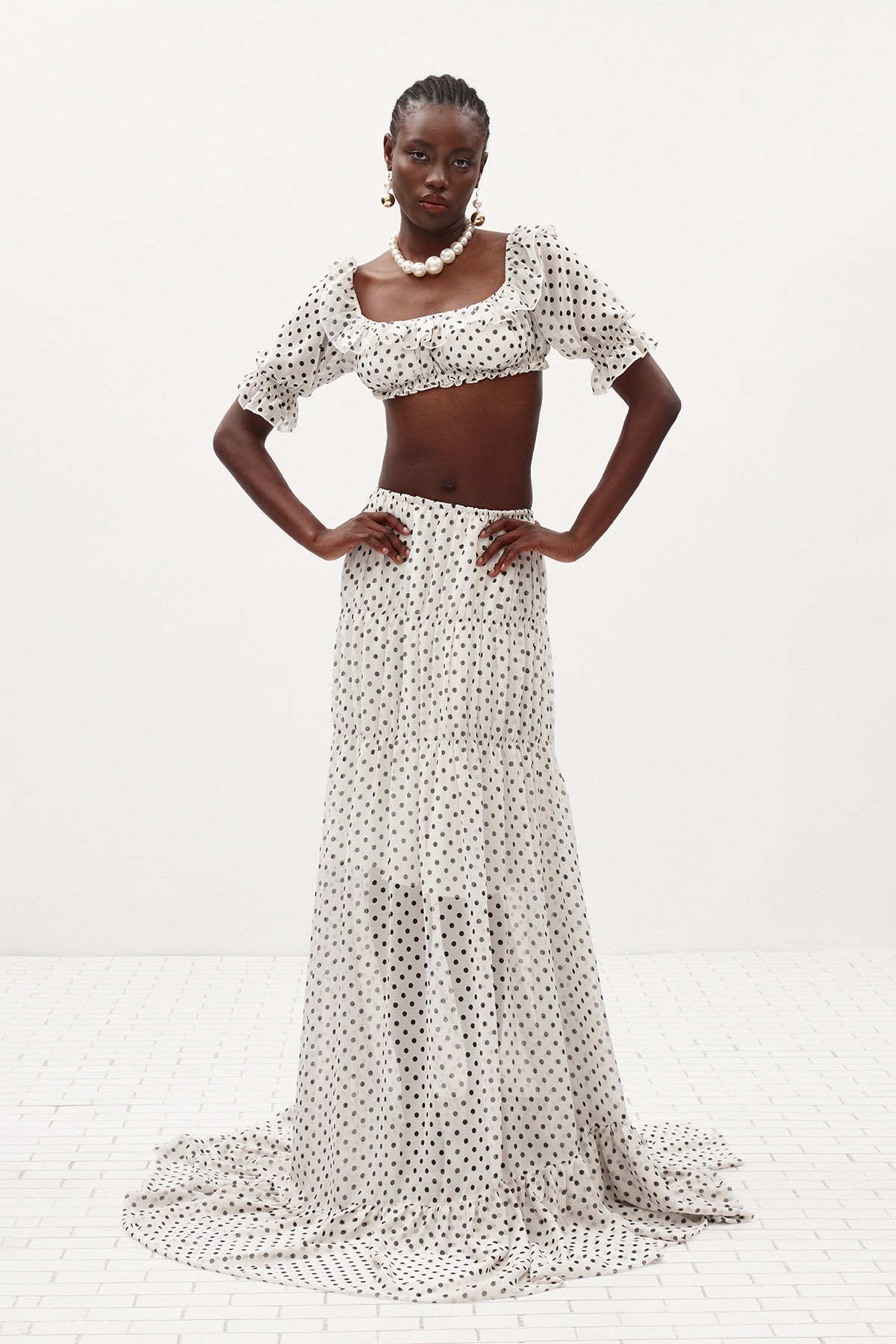 Ile Crop Dot Ruffle Skirt Set