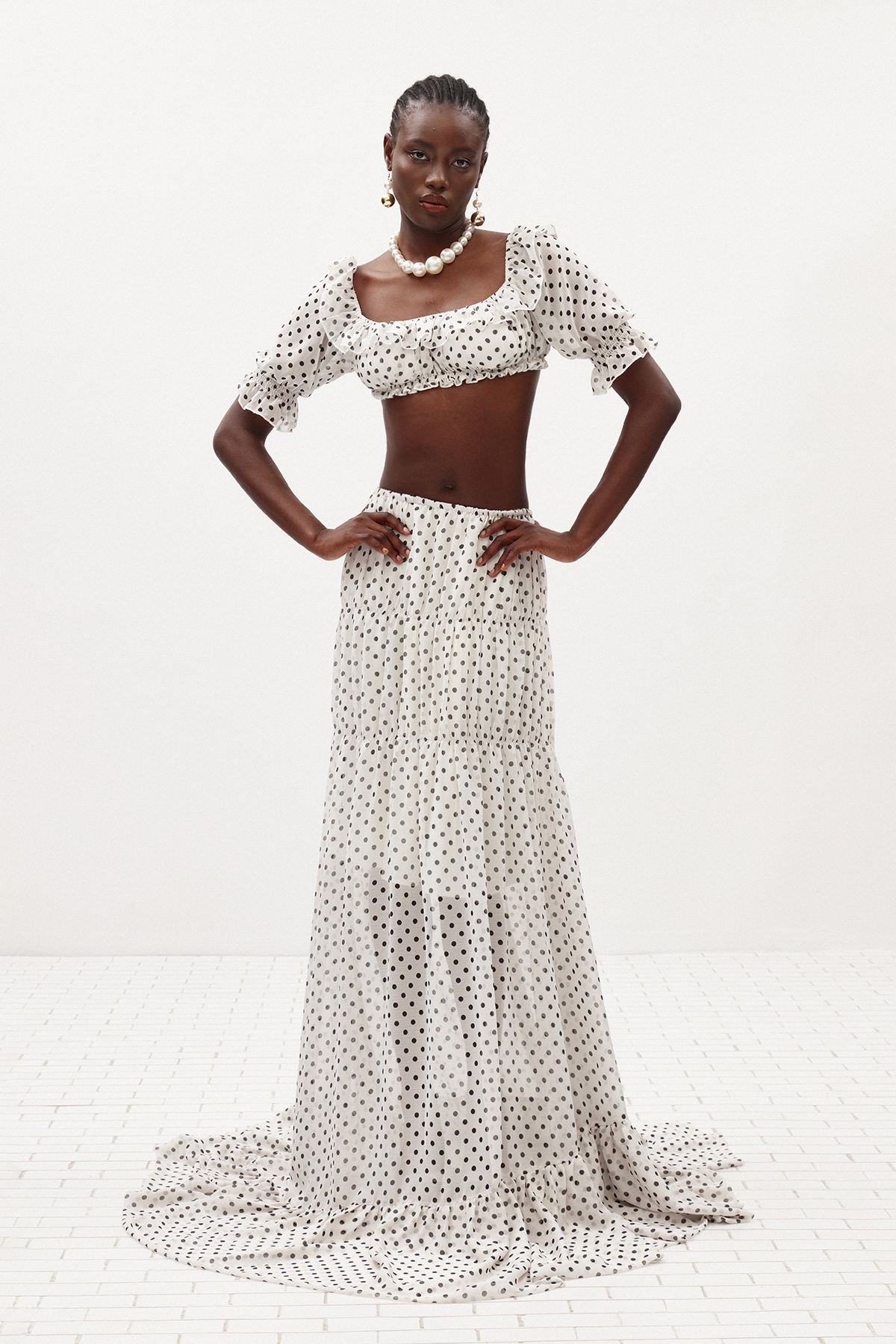 Ile Crop Dot Ruffle Skirt Set