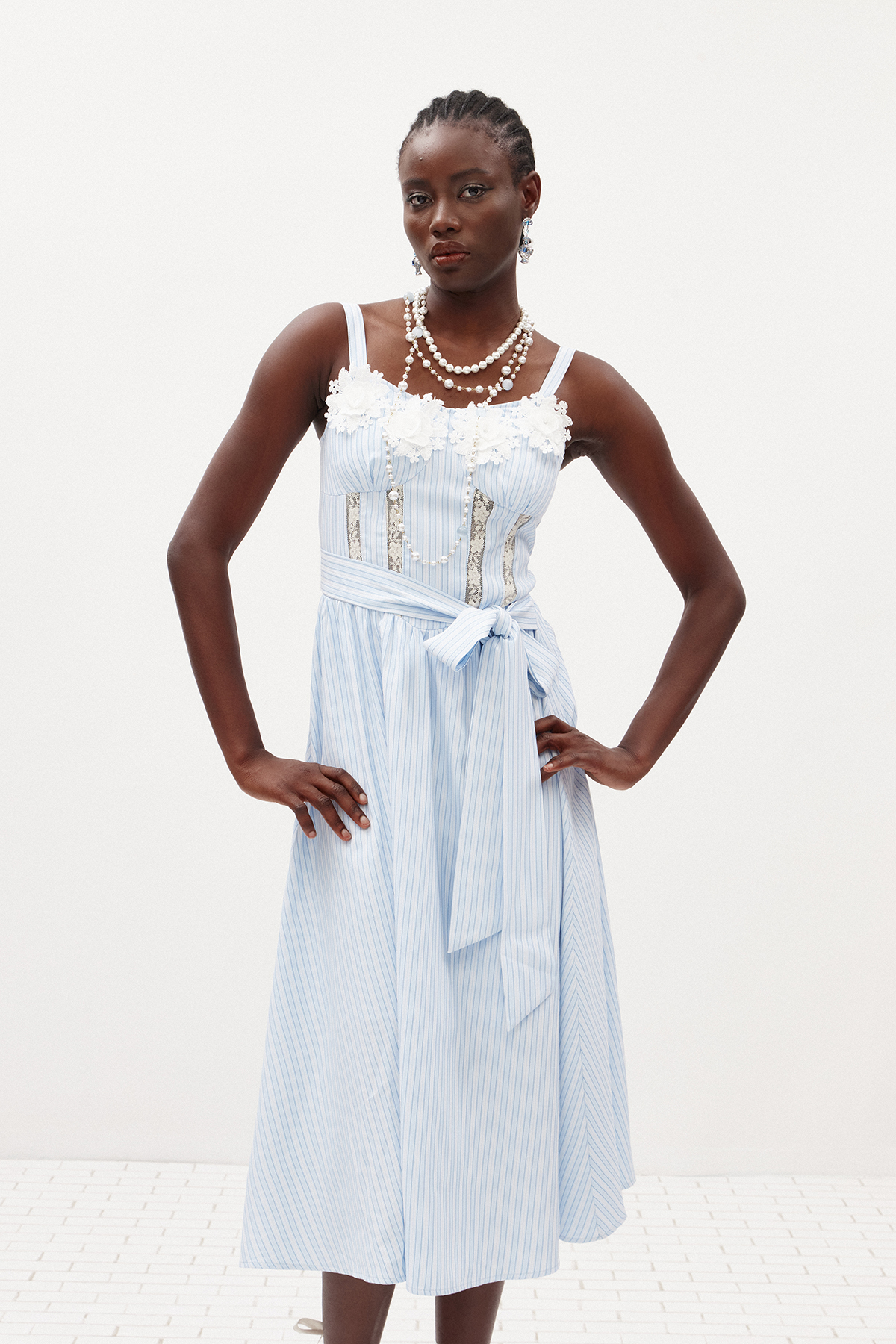 Ilie Flower Stripe Midi Dress