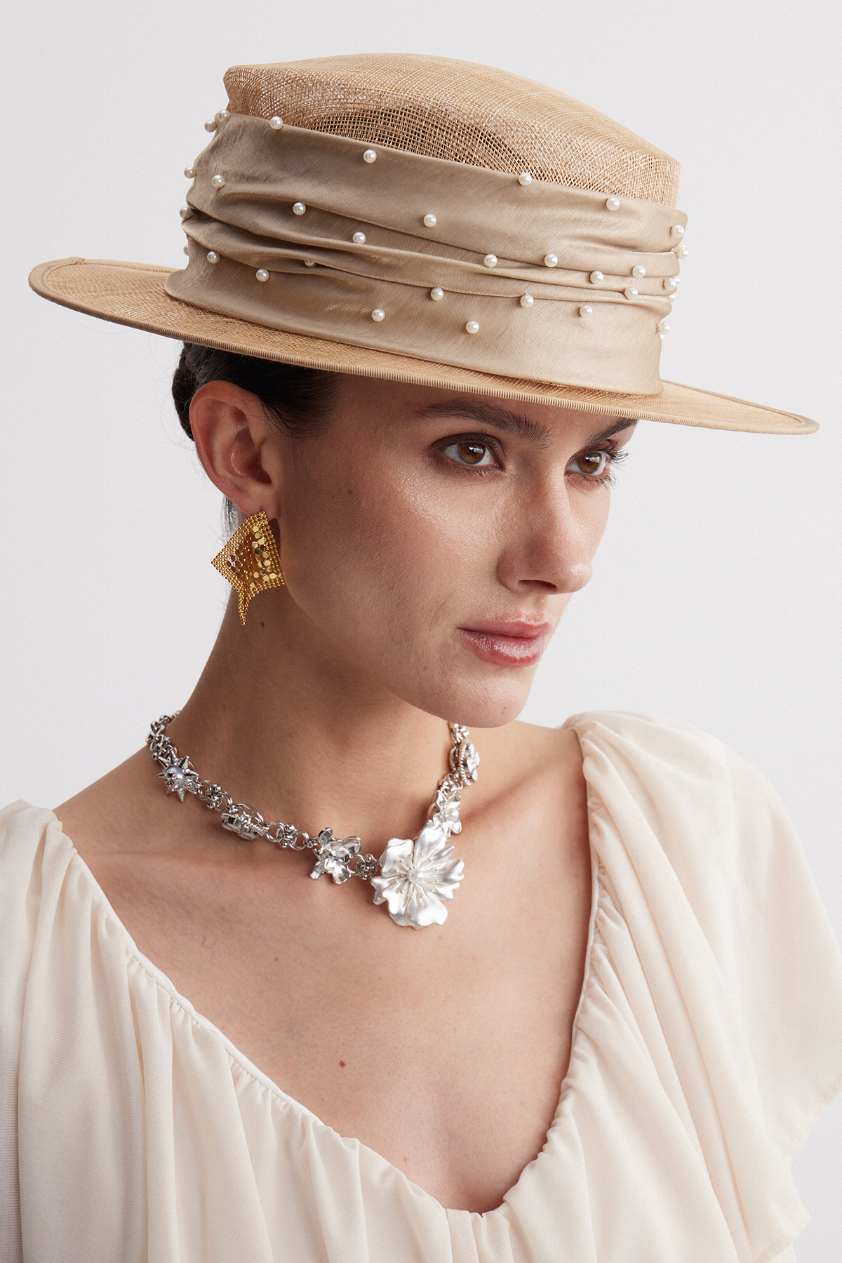 Iskandar Pearl Hat