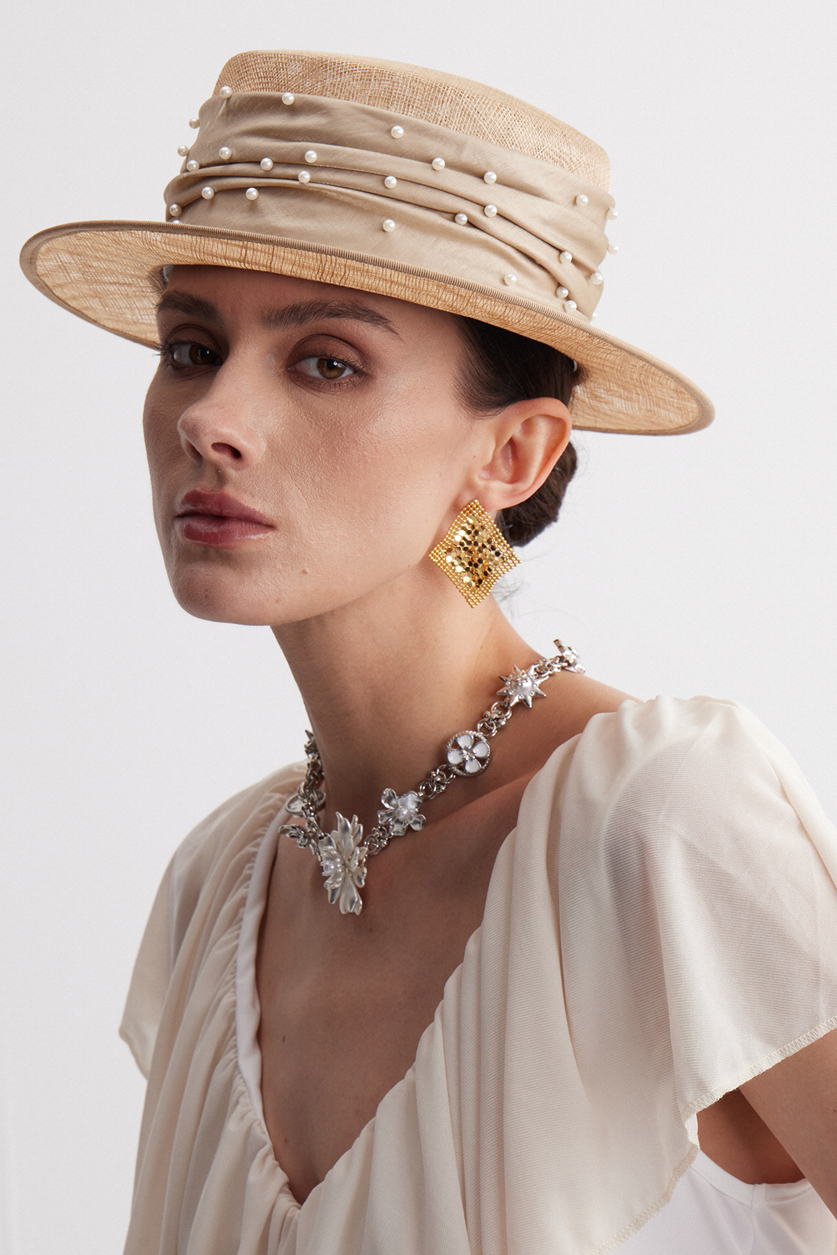 Iskandar Pearl Hat