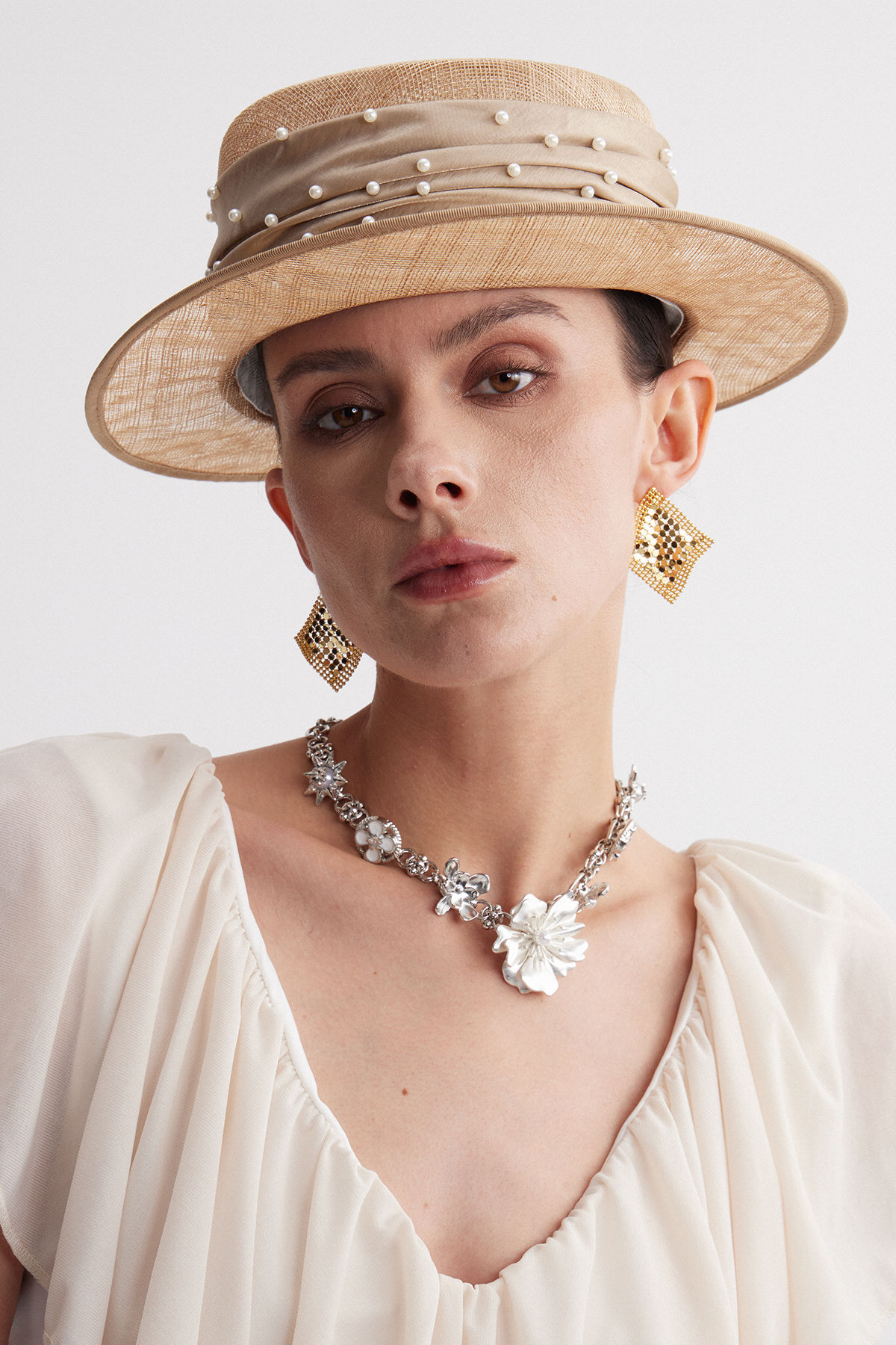 Iskandar Pearl Hat