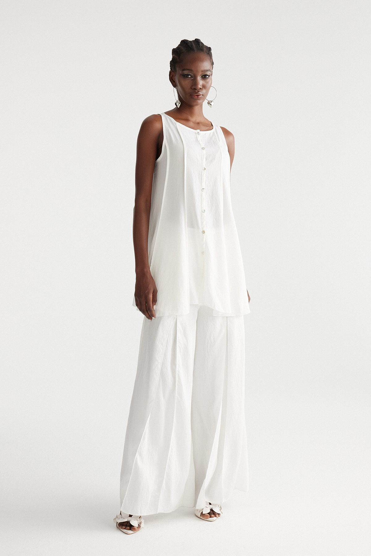Iluminada Sleeveless Mesh Pants Set In White