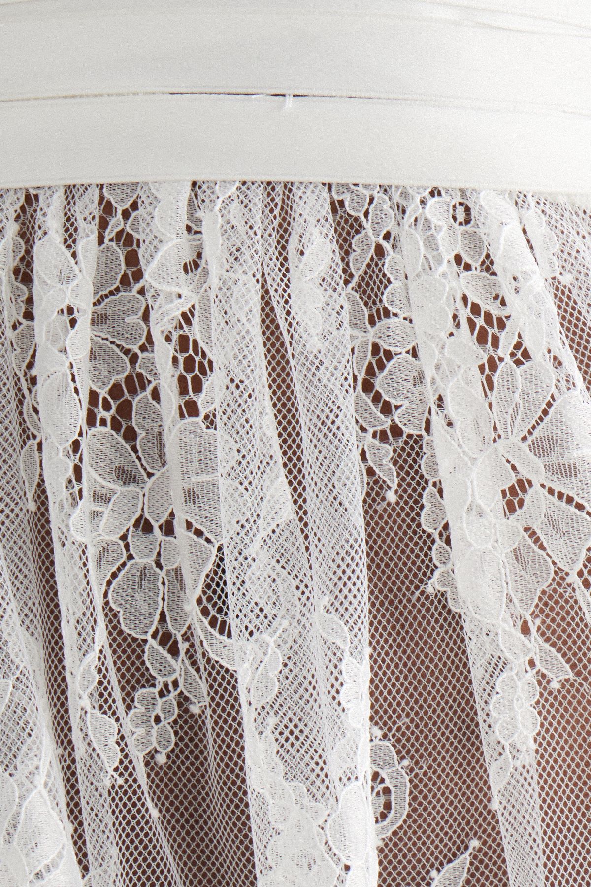 Ilyana Plunge Lace Maxi Dress