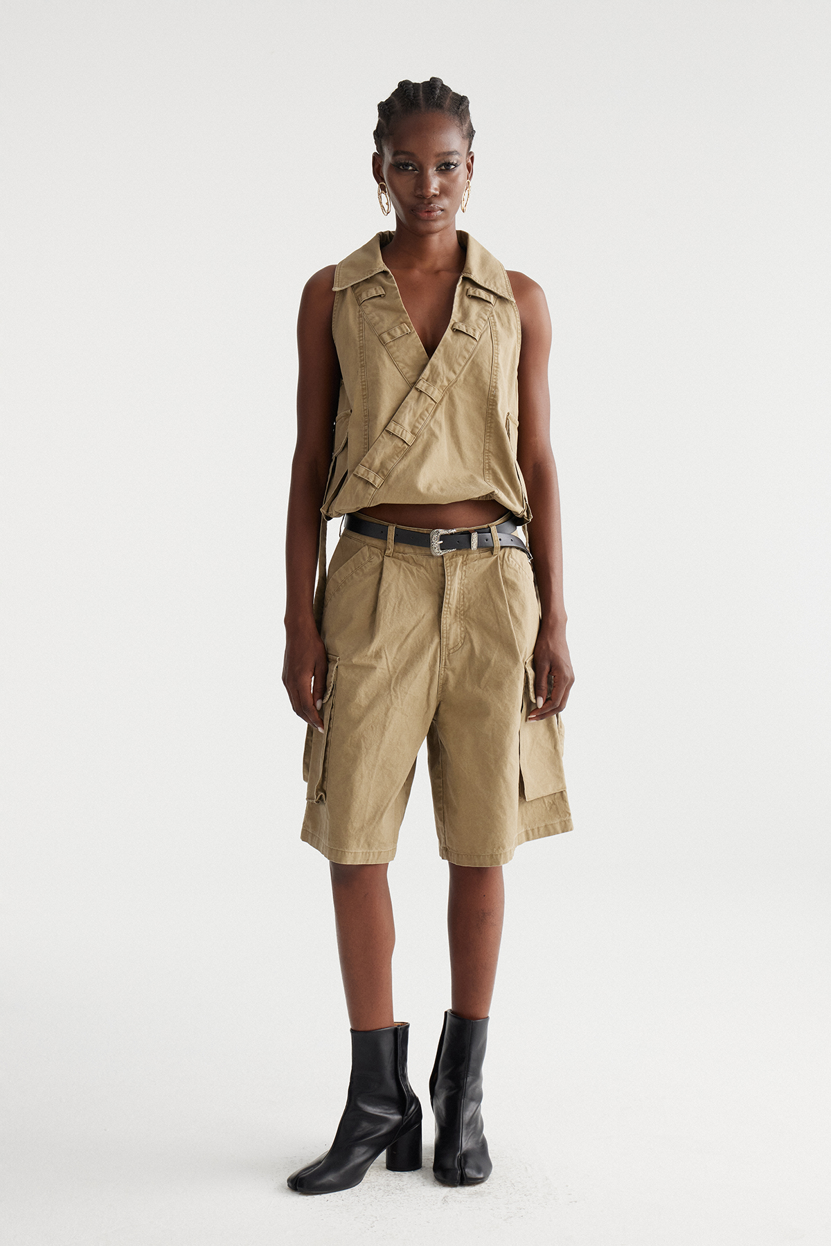 Immaculada V Neck Shorts Set