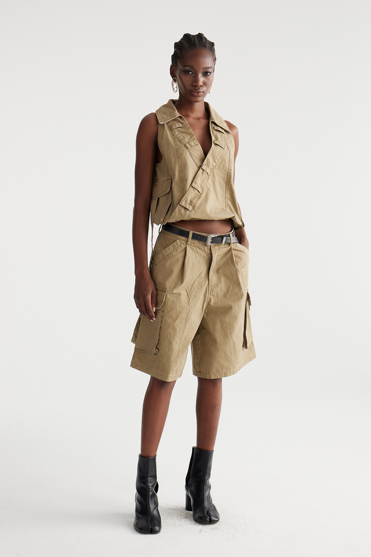 Immaculada V Neck Shorts Set
