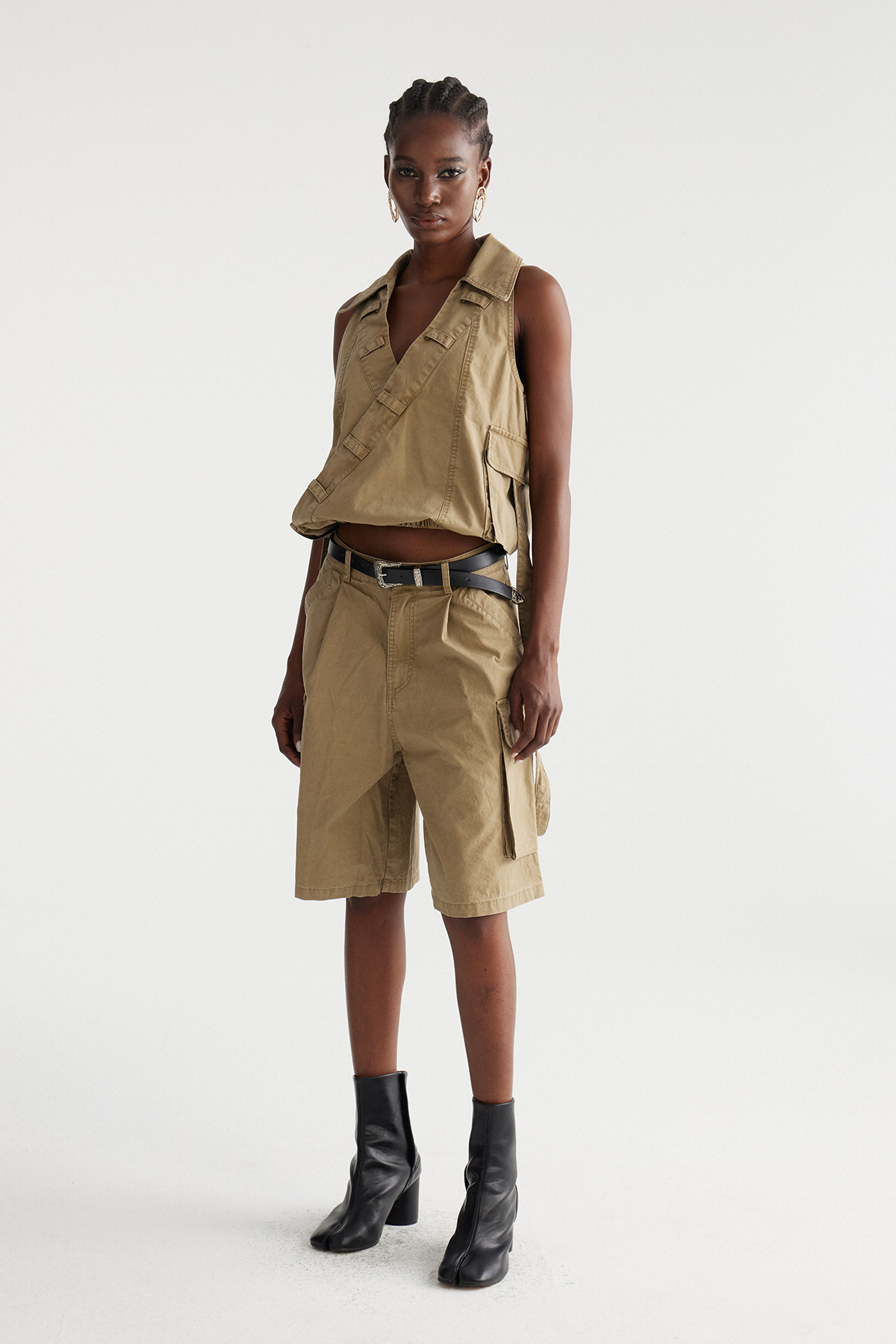 Immaculada V Neck Shorts Set