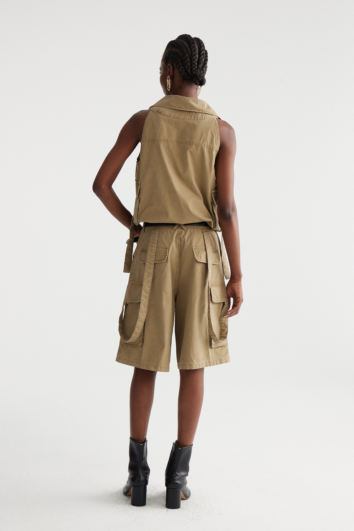 Immaculada V Neck Shorts Set