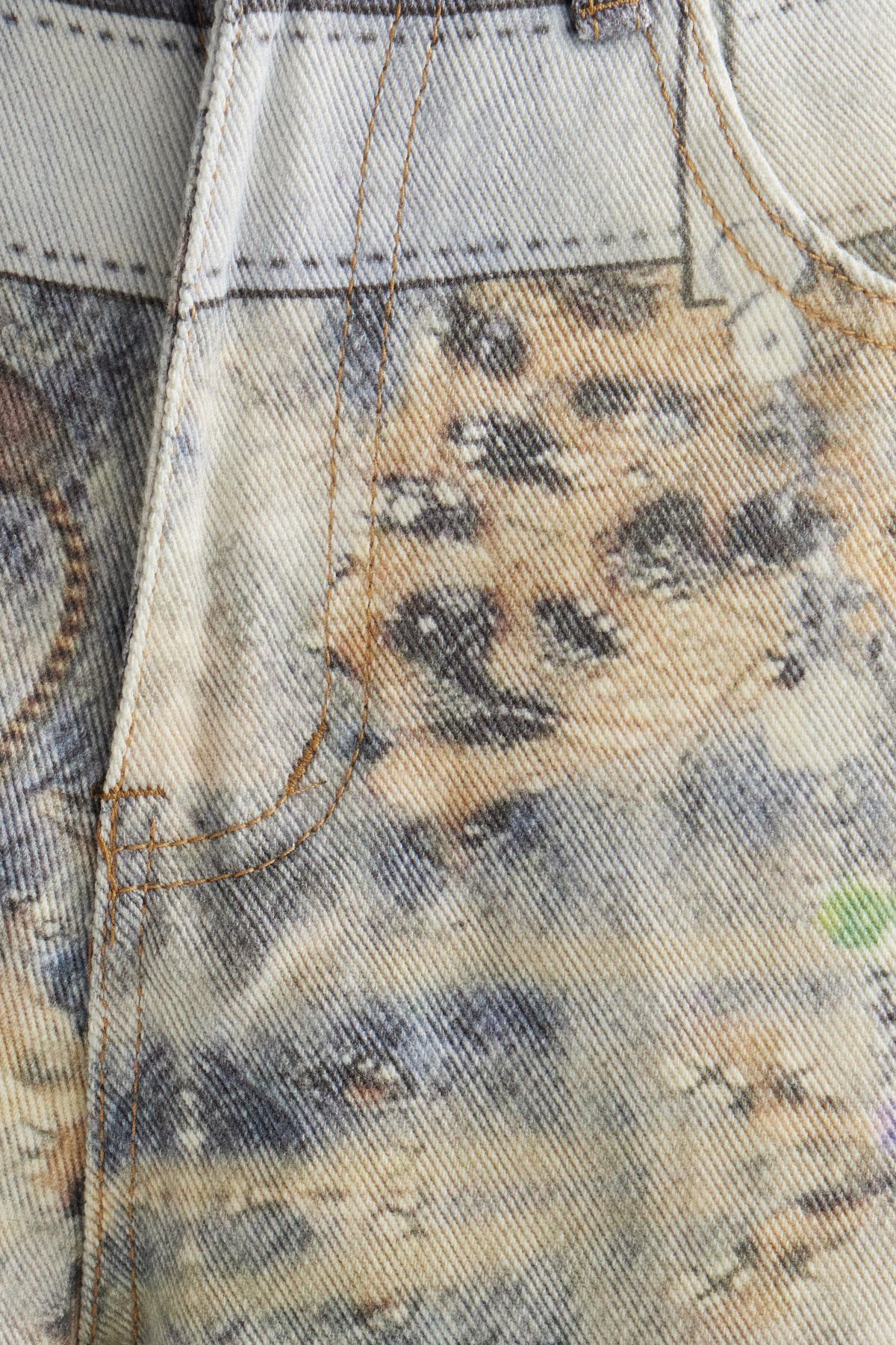 Inaaya Leopard Print Capri Jeans