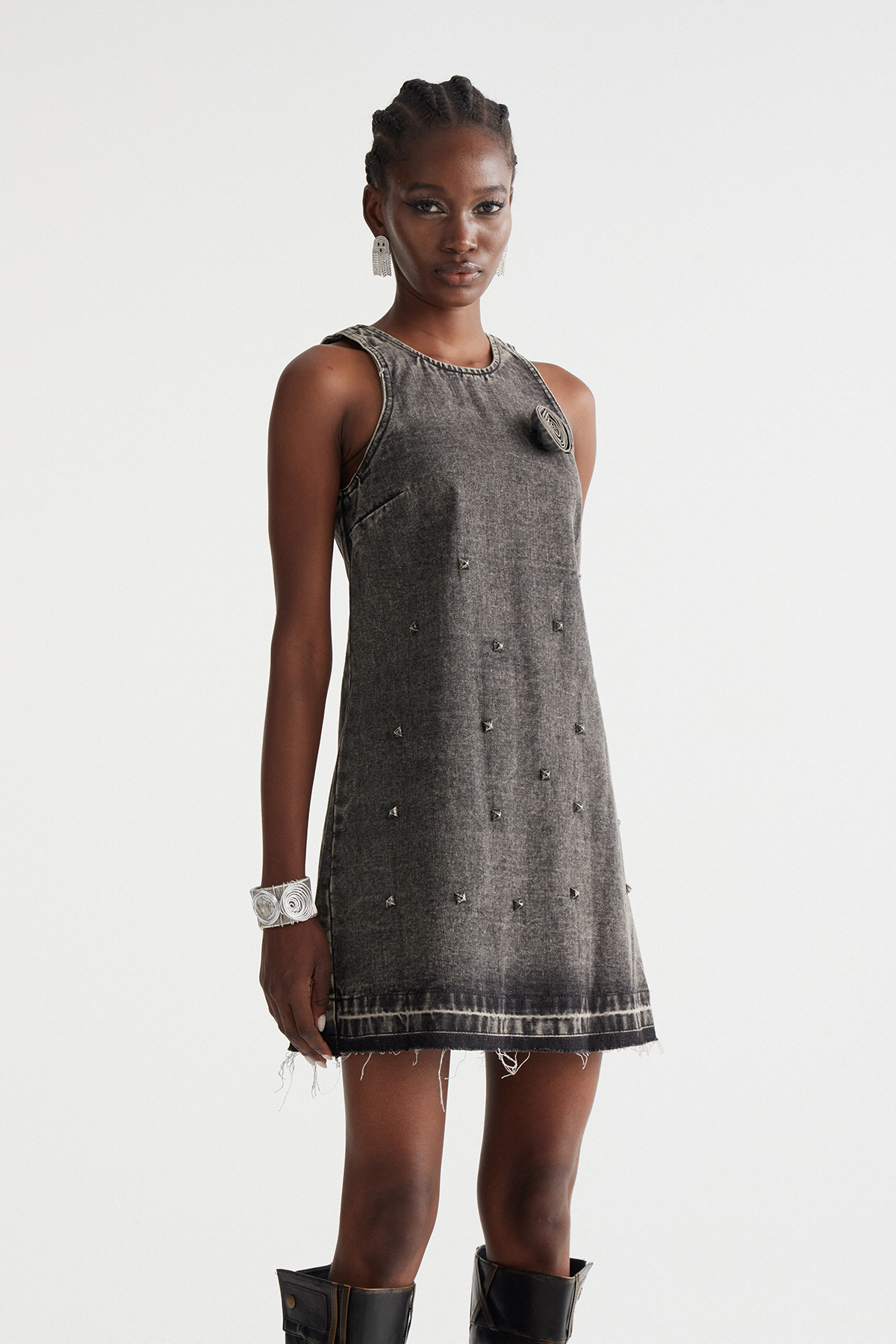 Indrek Sleeveless Flower Mini Dress