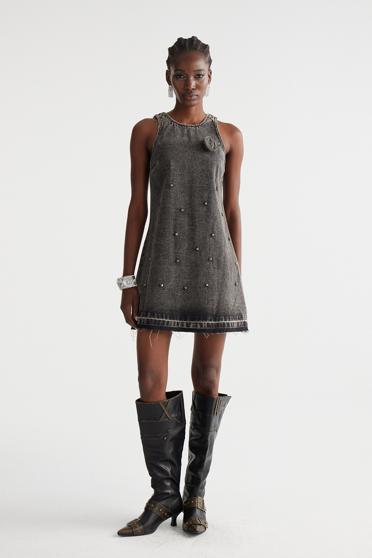 Indrek Sleeveless Flower Mini Dress