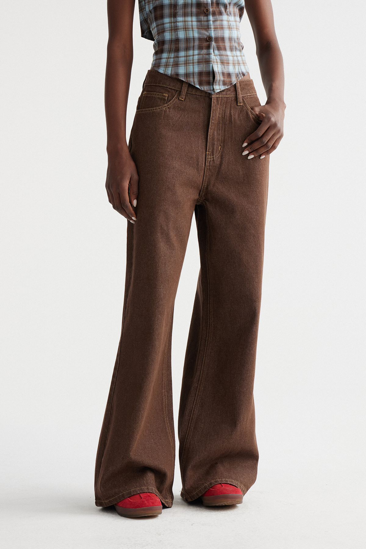 Ingi Wide Leg Jeans In Brown