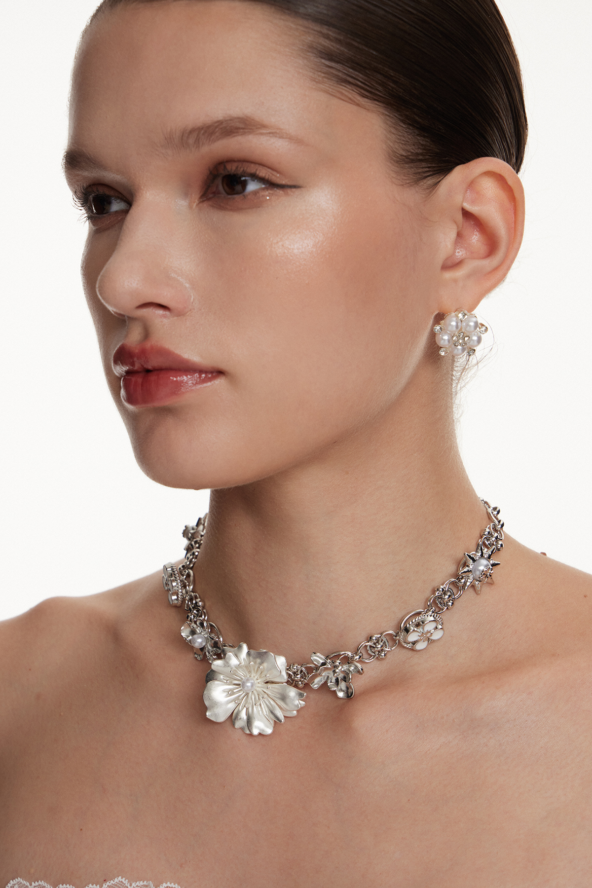 Irmengard Flower Choker