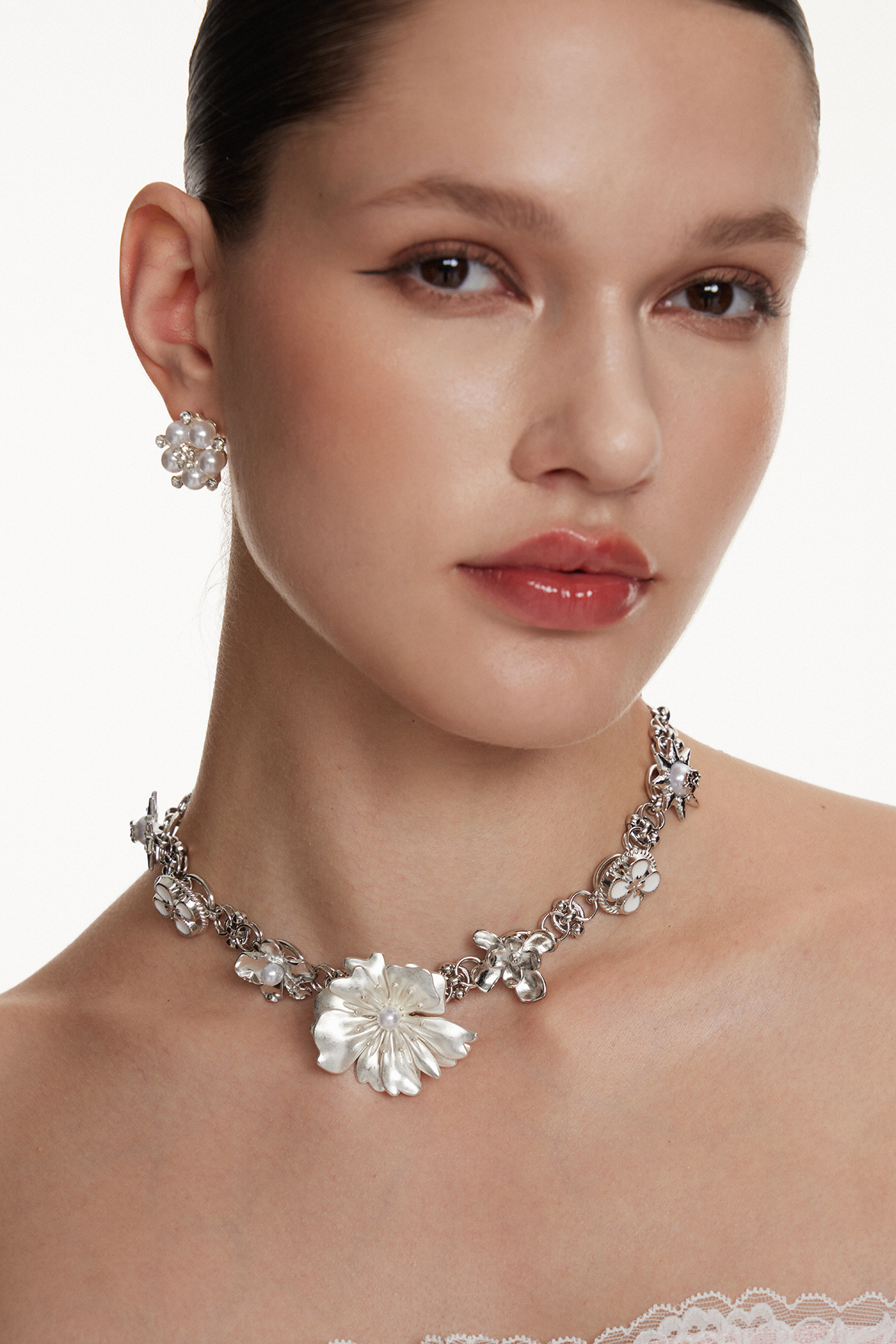 Irmengard Flower Choker