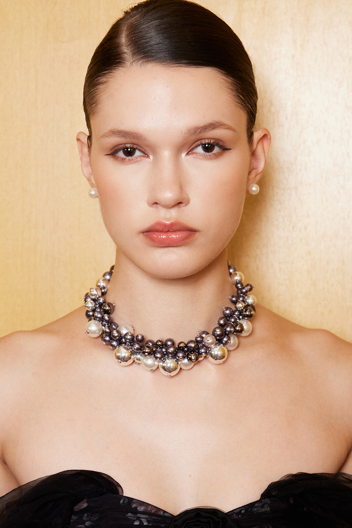 Irmentrud Pearl Choker Set