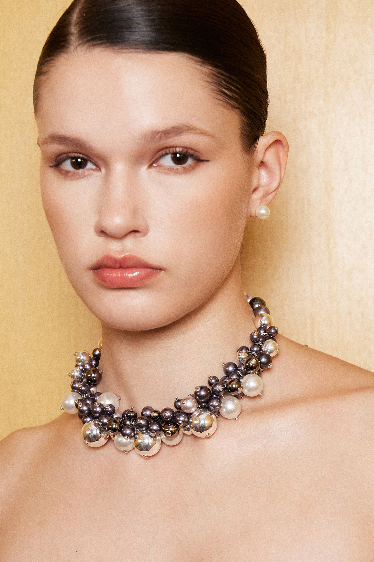 Irmentrud Pearl Choker Set