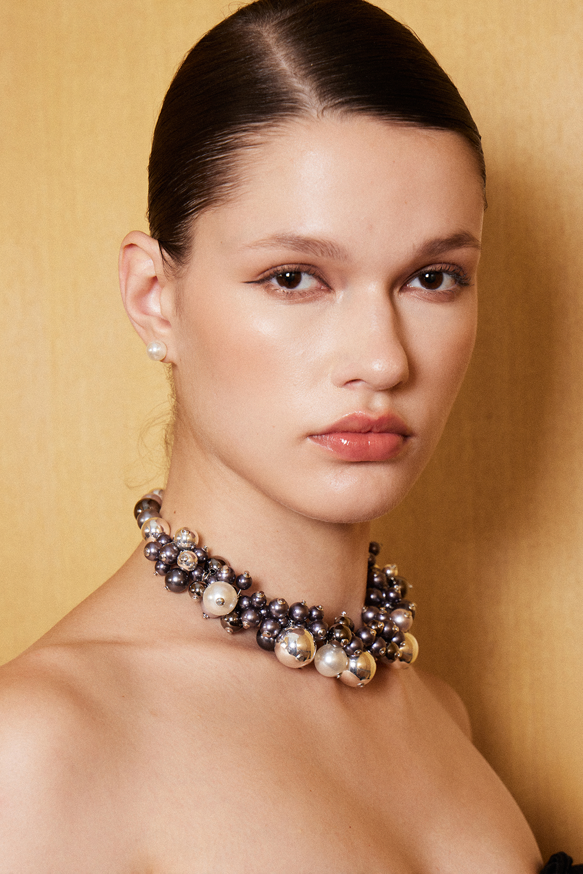 Irmentrud Pearl Choker Set