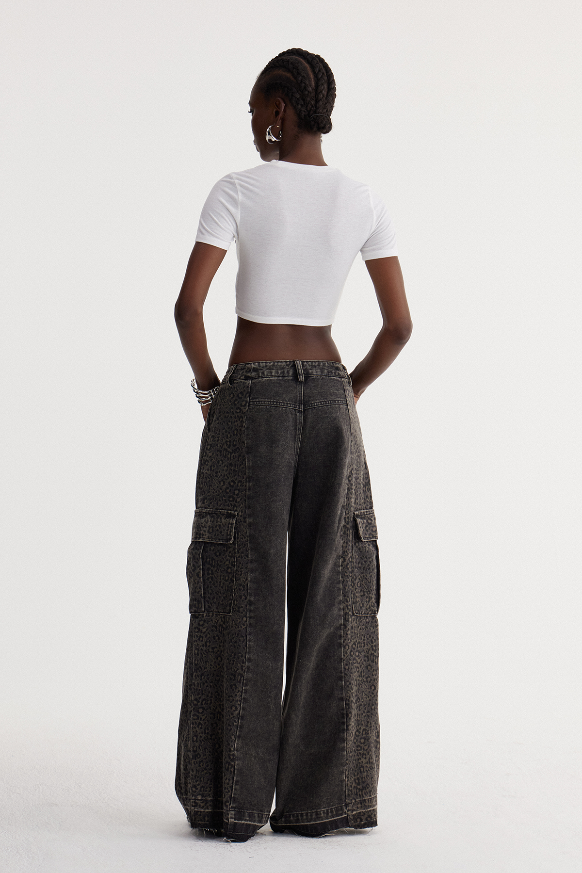 Isaque Leopard Cargo Jeans